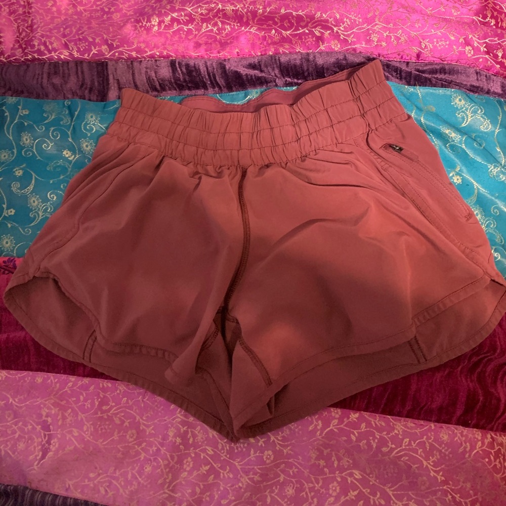 Lululemon tracker shorts